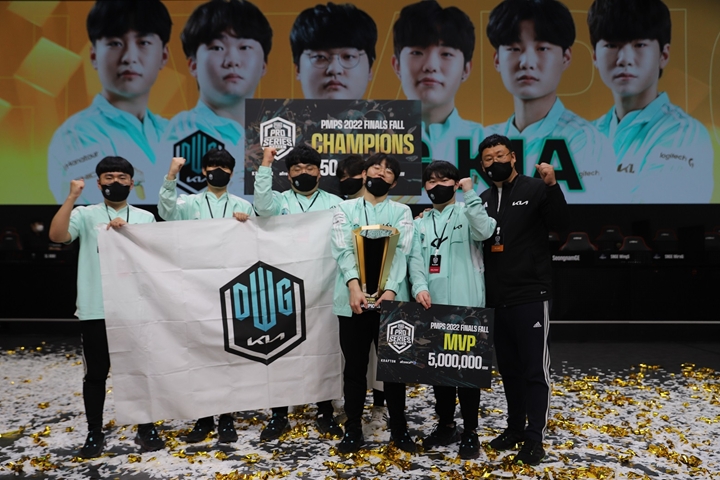 ㈜크래프톤이%20‘배틀그라운드%20모바일%20프로%20시리즈%202022%20파이널%20폴(PUBG%20MOBILE%20PRO%20SERIES%202022%20FINALS%20FALL,%20이하%20PMPS%202022%20파이널%20폴)’을%20성황리에%20마쳤다고%20밝혔다.