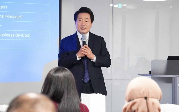 안랩은%20지난%2020일%20판교%20안랩%20사옥에서%20제7차%20‘글로벌%20사이버보안%20협력%20네트워크(이하%20CAMP)’%20연례총회%20및%20지역포럼%20행사에%20참가한%20회원국%20주요%20공직자를%20초청해%20‘국내%20정보보안%20대표%20기업%20방문%20행사’를%20개최했다.