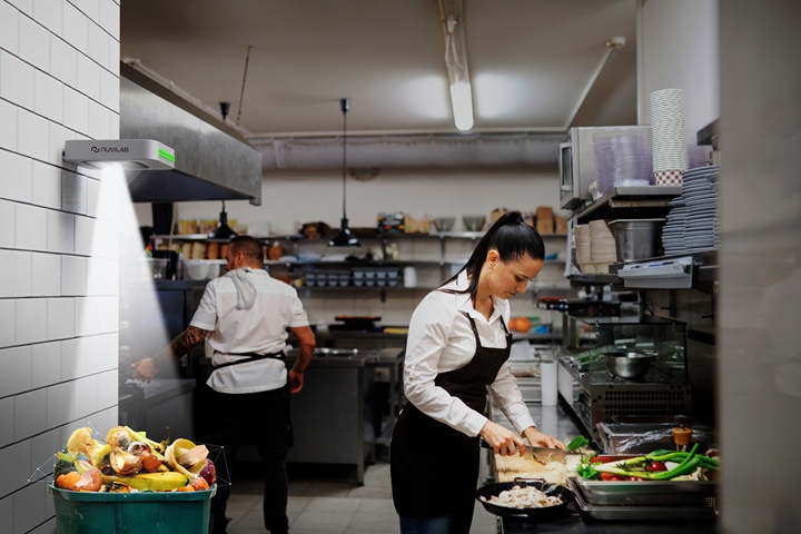 경기도가%20판교테크노밸리의%20가치와%20기업%20현황을%20전%20세계에%20알릴%20수%20있도록%20지난%2010월%2025일%20화상회의를%20통해%20유럽%20미디어%20매체%20‘스타트업월드(STARTUPWORLD)’의%20Clement%20Jean%20리포터와%20‘온라인%20밋업(Online%20Meet%20Up)’을%20진행했다.%20이번%20화상회의에%20참여한%20누비랩(대표%20김대훈)은%202018년에%20설립된%20푸드테크%20스타트업으로%20AI%20푸드%20스캐닝%20기술을%20보유하고%20있다.%20누비랩은%20CES%202021%20이노베이션%20어워드의%20헬스케어,%20서스테이너빌리티(sustainability)%20부문에서%20수상한%20바%20있으며,%20최근에는%20시리즈A에%20해당하는%20약%20100억의%20투자를%20받기도%20했다.