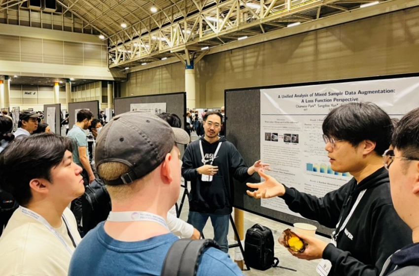 네이버는%20세계%20최고%20권위의%20AI%20학회%20‘NeurIPS%202022’(Conference%20on%20Neural%20Information%20Processing%20Systems,%20신경정보처리시스템학회)에서%20두%20자릿수%20논문을%20발표했다고%20밝혔다.